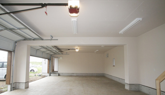 ガレージ屋内 インテリア