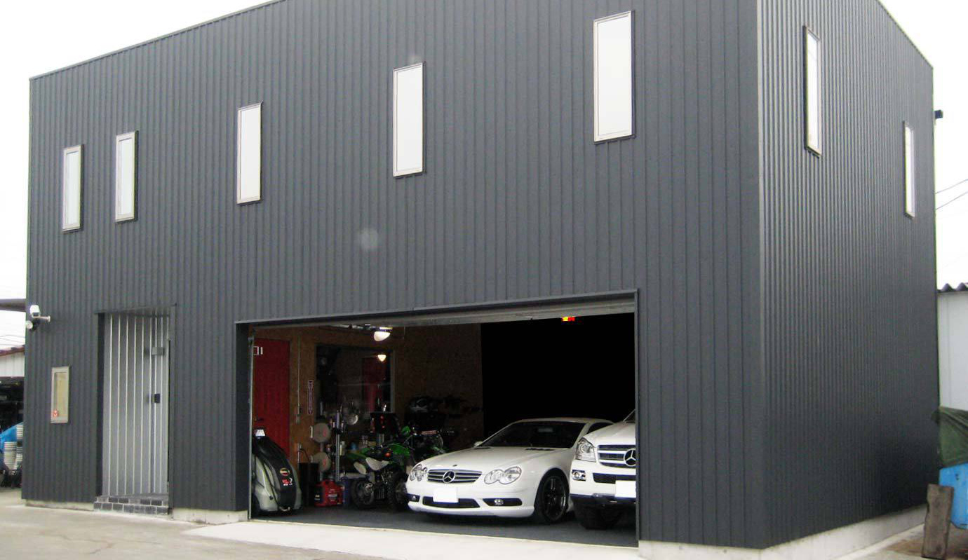 木の質感を生かした木造ガレージG-BB写真