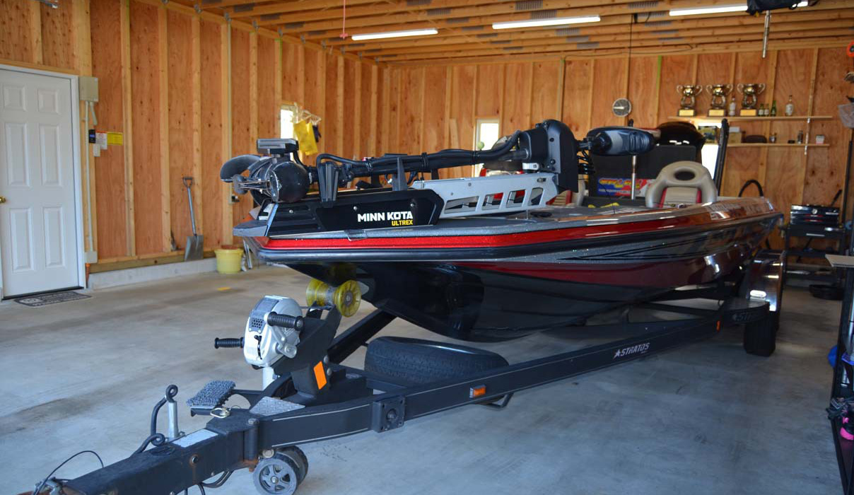 木の質感を生かした木造ガレージG-BB写真