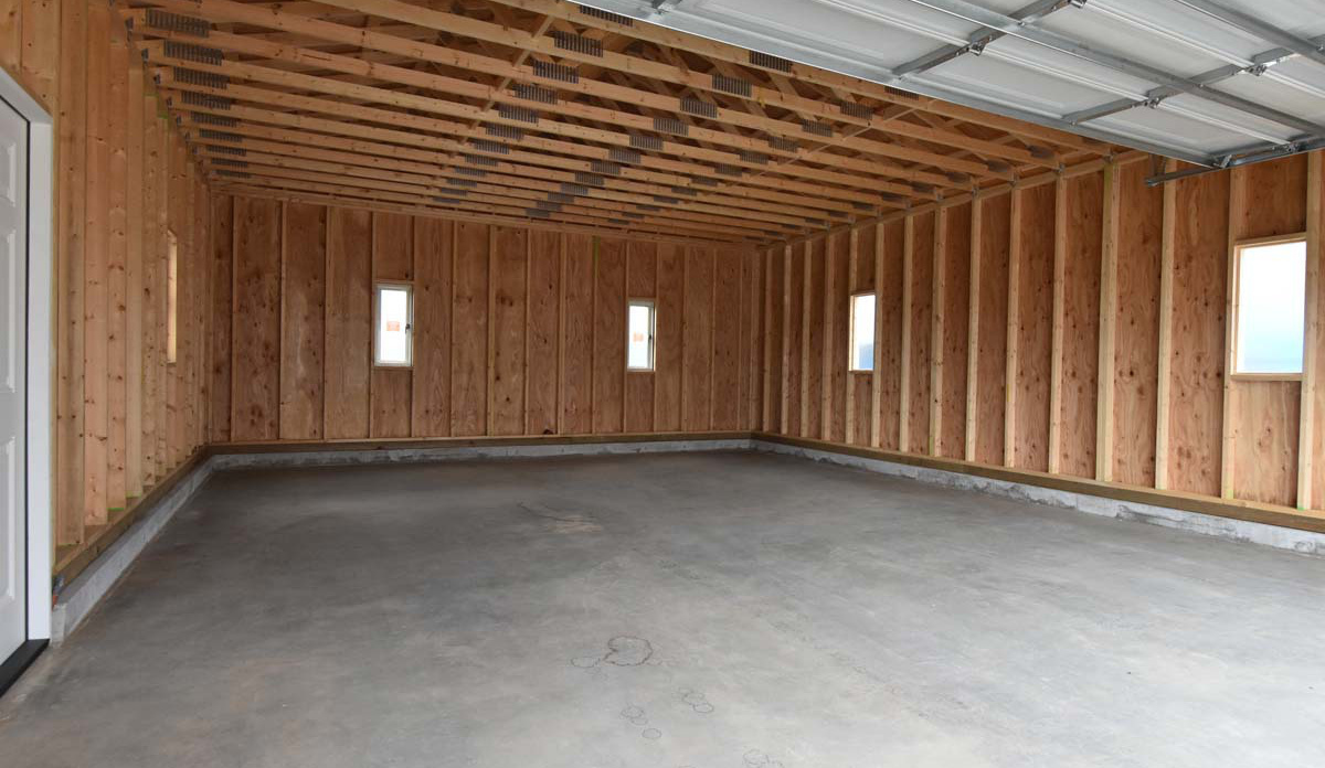 木の質感を生かした木造ガレージG-BB写真