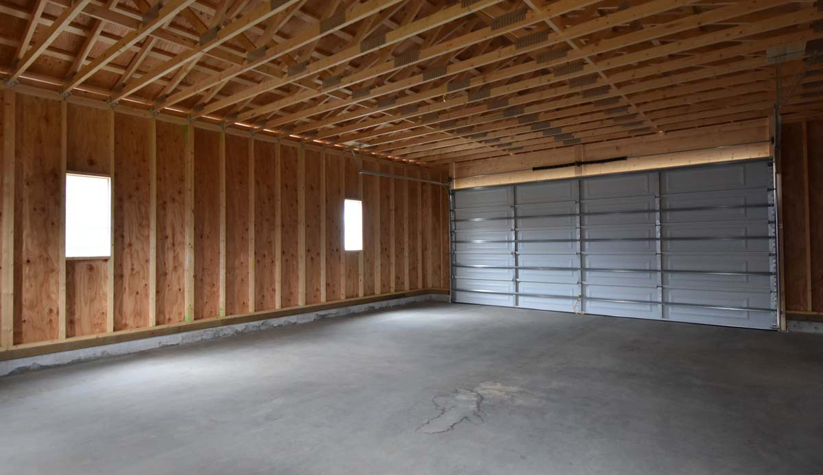 木の質感を生かした木造ガレージG-BB写真