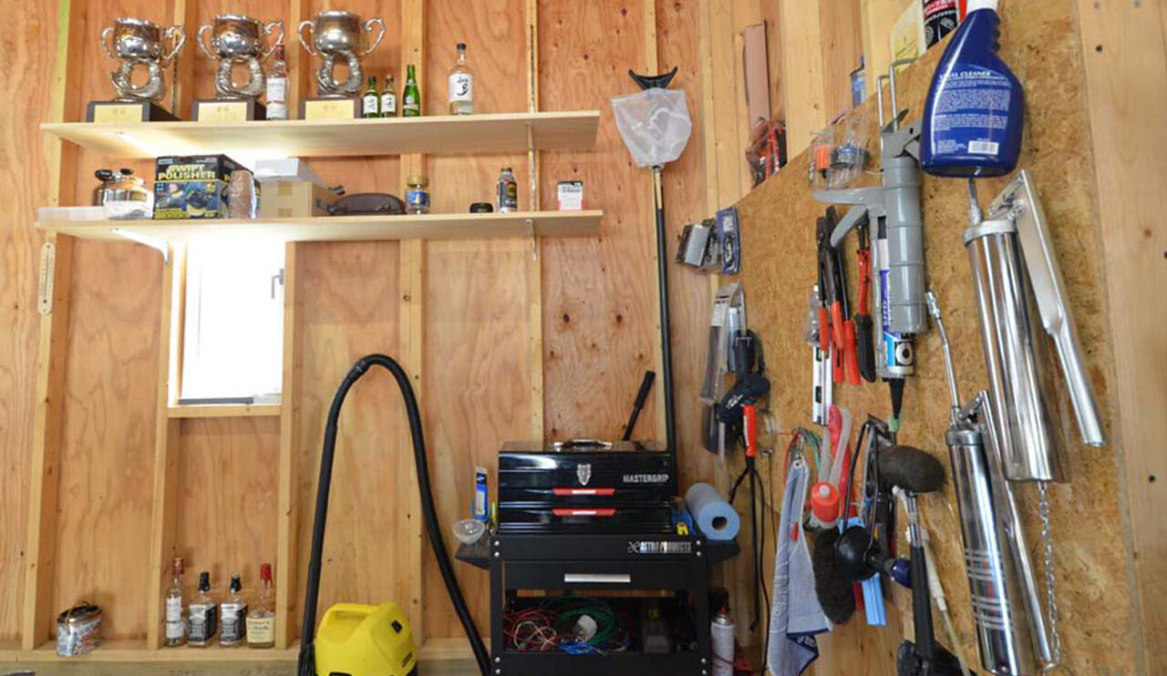 木の質感を生かした木造ガレージG-BB写真