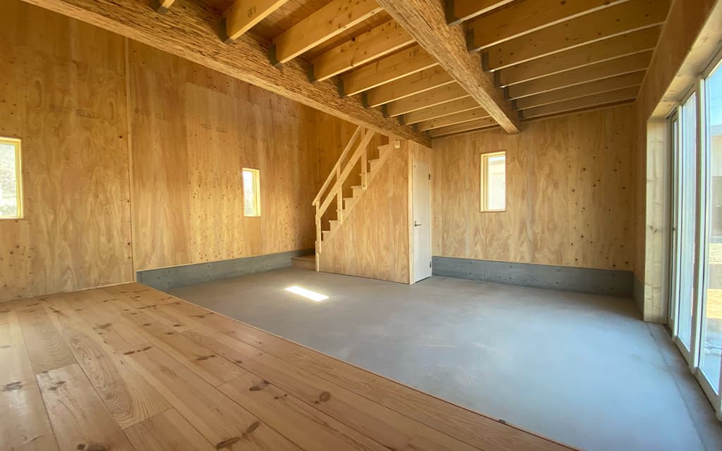 木の質感を生かしたガレージG-BB