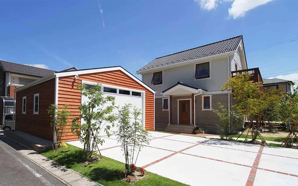 木の質感を生かした木造ガレージG-BB写真